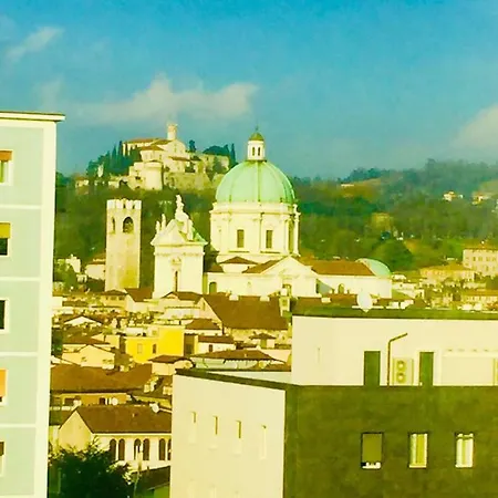 Skyline: Panoramic Attic In City Appartamento Brescia