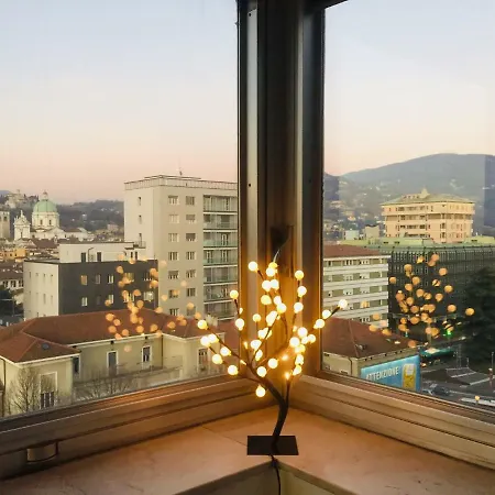 Skyline: Panoramic Attic In City *